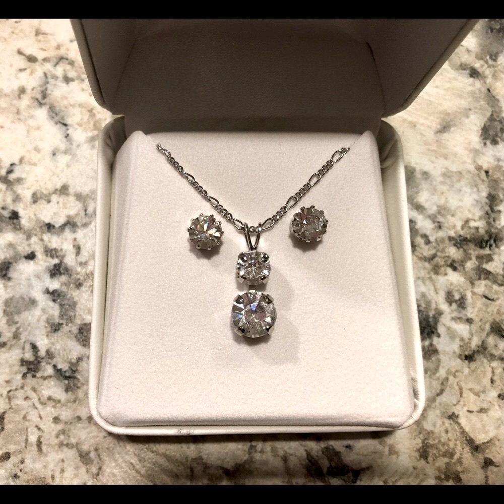 Costume Jewelry Necklace and Earring Set